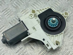 Мотор стеклоподъемника 8k0959802B Audi A7