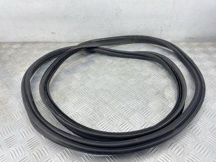 Ущільнювач багажника 31662573 Polestar 2