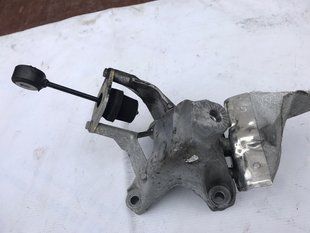 Опора / кронштейн двигуна 4M0199869AL Audi Q7