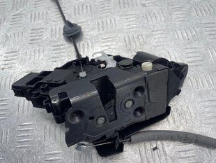 Замок задней двери 31253919 Volvo XC60