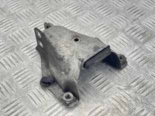 Кронштейн подушки двигателя 4G0399059 Audi A6