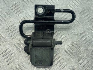 Петля двери нижняя 3C8833411B Volkswagen CC
