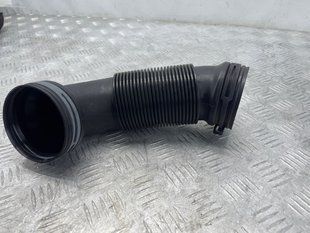 Патрубок воздушный 5N0129688G Volkswagen Tiguan