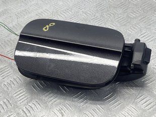 Корпус лючка кришки паливного бака в зборі Audi Q7