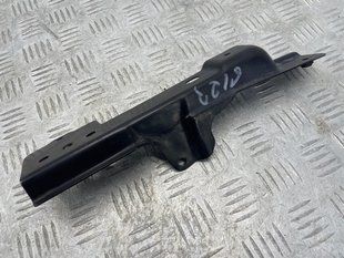 Кронштейн 4L0805698 Audi Q7