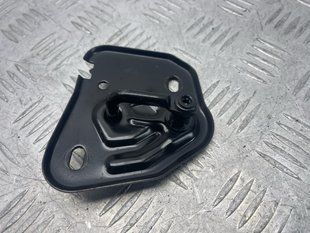 Скоба замка капота 4G0823186 Audi A6