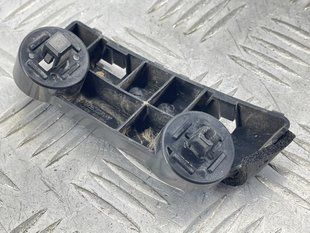 Кронштейн переднього бампера 620454GA0A Infiniti Q50