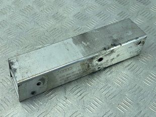 Кронштейн усилителя бампера 8R0807331D Audi Q5