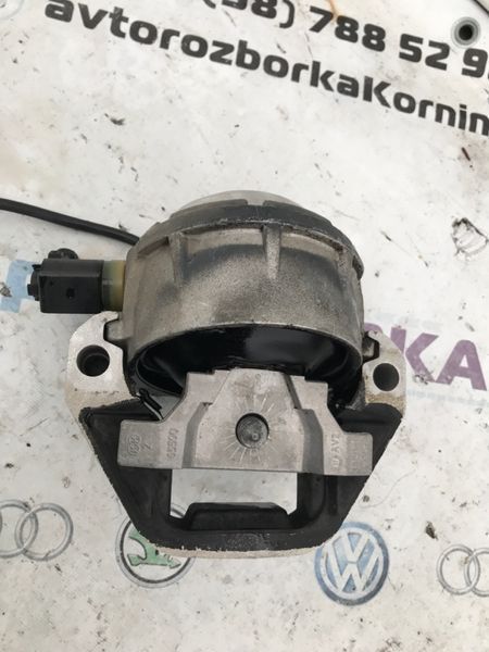 Опора / подушка двигуна Audi A6