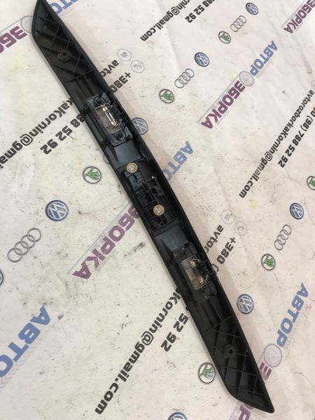 Накладка крышки багажника 5n0827335f Volkswagen Tiguan