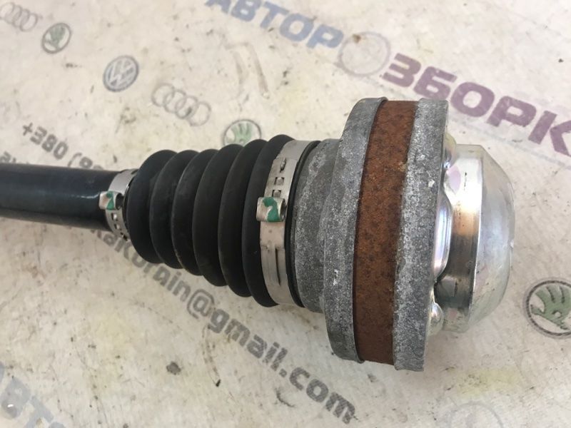 Піввісь 8R0501203D Audi A8
