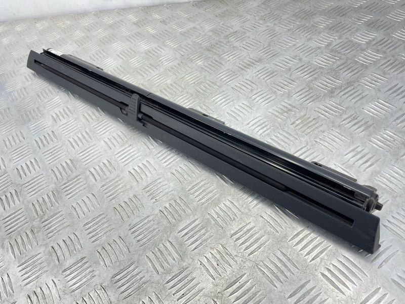 Шторка дверей сонцезахисна 4M0861334DQBC Audi Q7
