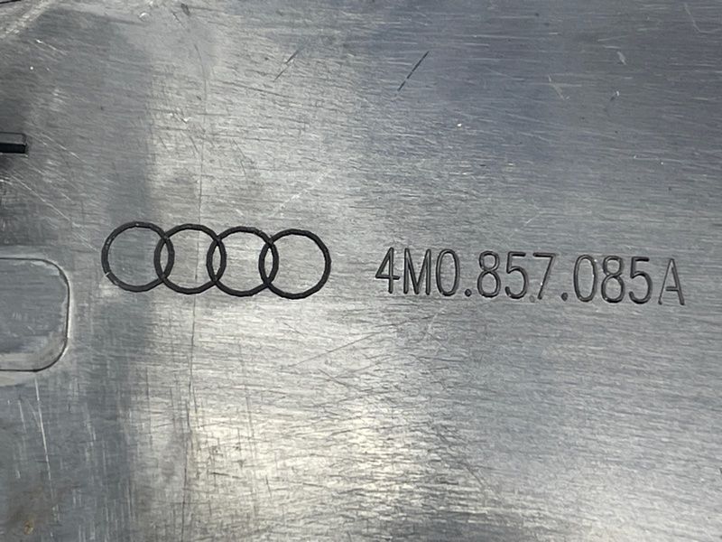 Накладка торпедо Audi Q7