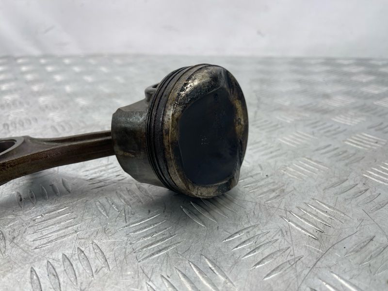 Поршень з шатуном 06E107065DM Audi S4