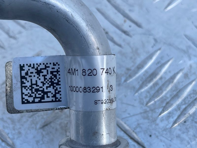 Трубка кондиціонера 4M1820740K Audi Q7