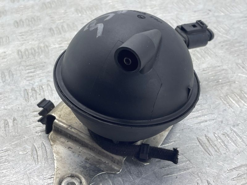 Бачок вакуумный 054129808 Audi Q7