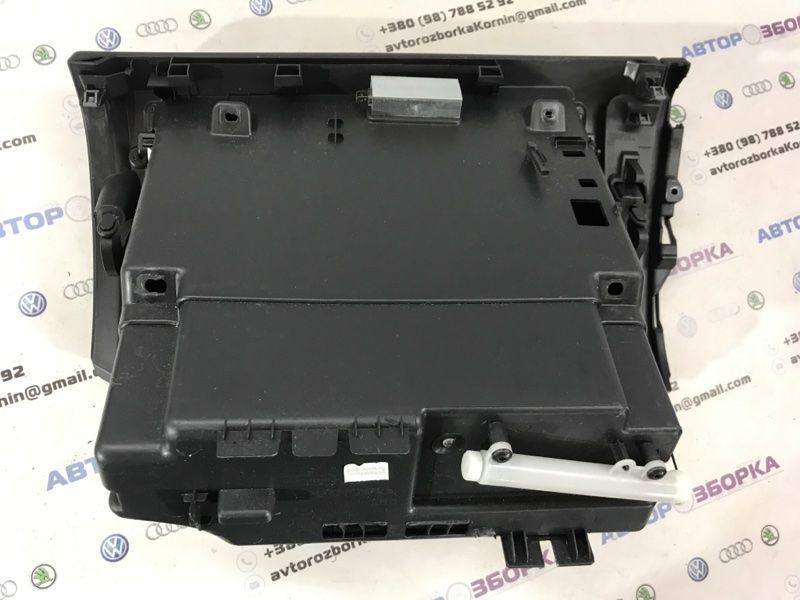 Бардачок / ящик для речей 30755651 Volvo XC60