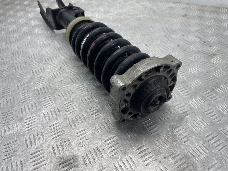 Стійка амортизатора в зборі з пружиною 7L8413031K Audi Q7