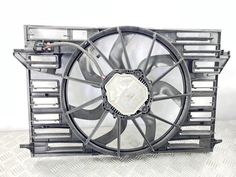 Диффузор радиатора в сборе 8W0959455C Audi Q7