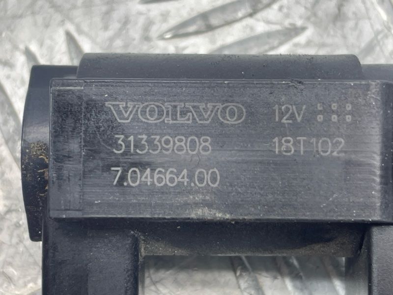 Клапан вакууму 31339808 Volvo XC60