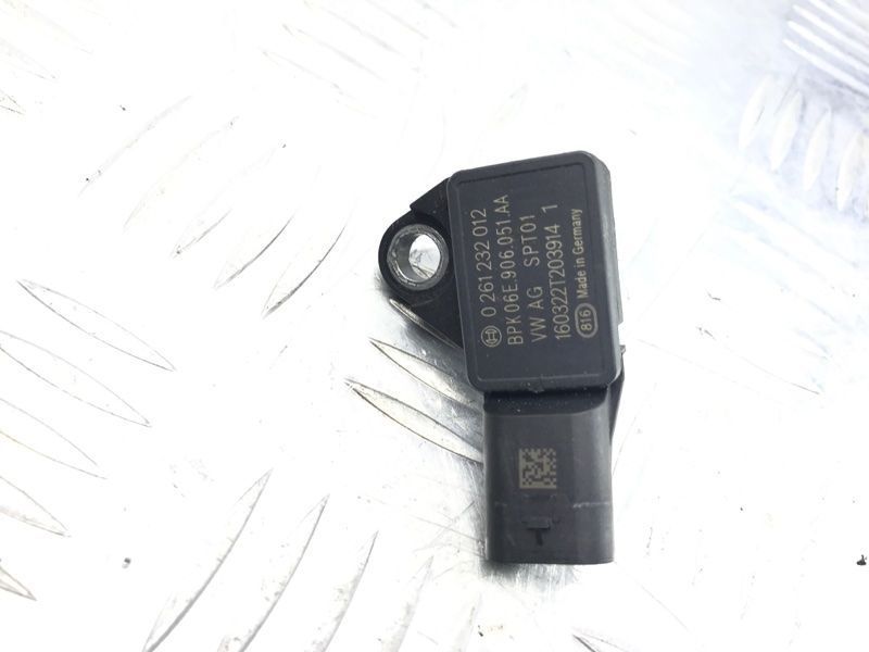 Датчик абсолютного тиску (MAP) 06E906051AA Audi Q7 Audi A6, Audi A7, Audi A8, Audi Q7, Audi Q8, Audi RS3, Audi RS5, Audi S5, Audi S5 Sportback, Audi S8, Audi SQ7, Audi SQ8, Audi TT