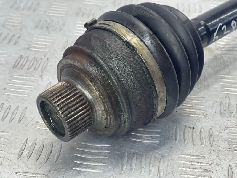 Піввісь 4H0407271H Audi A6