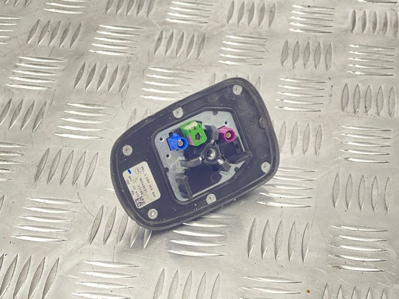 Антена на дах 4M0035503C Audi Q5 Audi Q5 PHEV, Audi A4, Audi A4 Allroad, Audi A5, Audi A5 Sportback, Audi Q3, Audi Q5, Audi Q7, Audi RS5, Audi RS5 Sportback, Audi S4, Audi S5, Audi S5 Sportback, Audi SQ5
