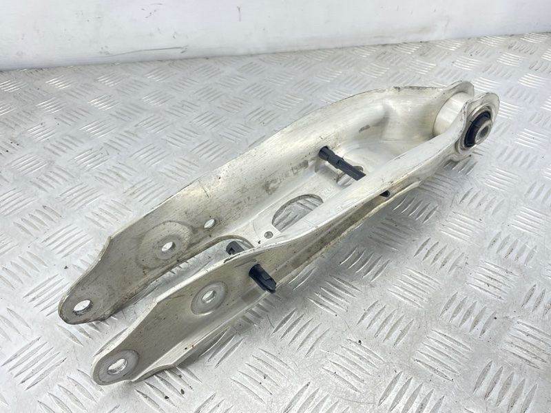 Рычаг задней подвески поперечный нижний 80A505311B Audi A6