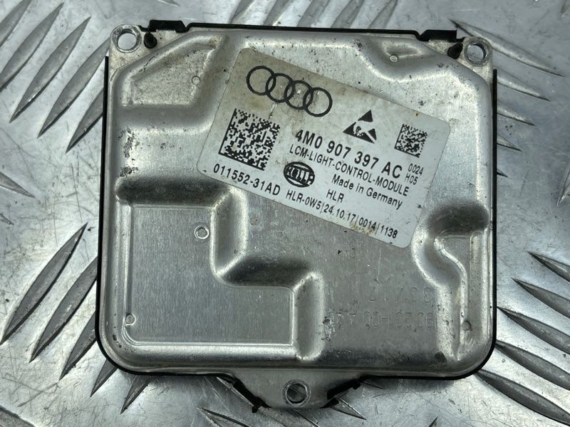 Блок керування фари Audi Q7