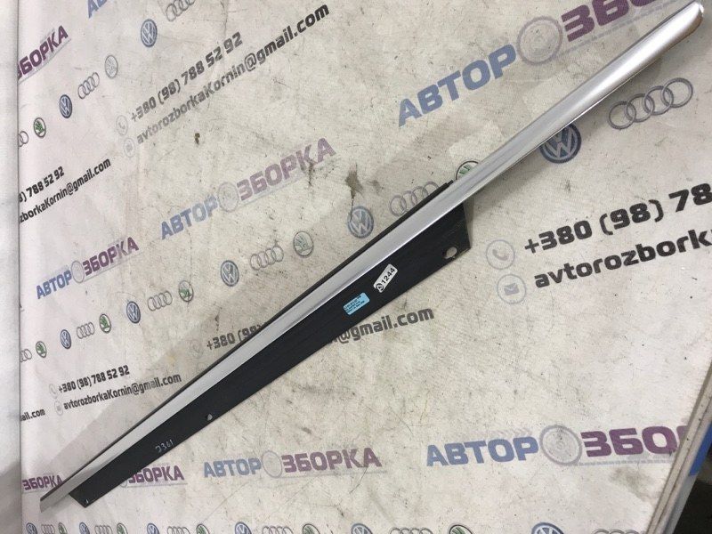 Молдинг дверей 4L0853284E Audi Q7