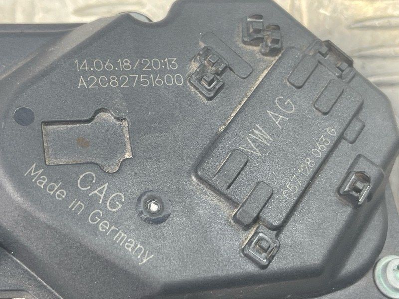 Дросельна заслінка 057128063G Audi Q7
