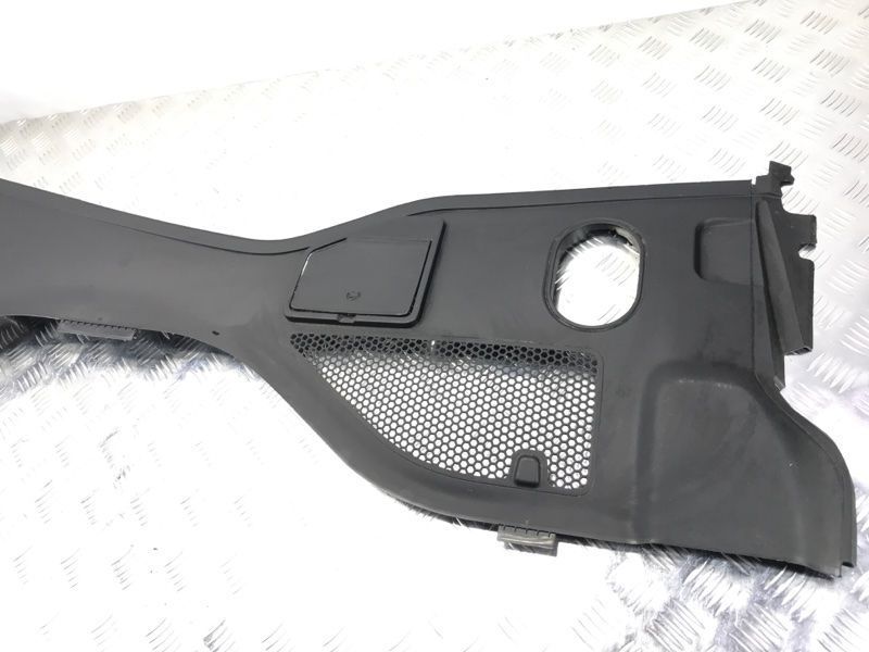 Кожух водовідвідного короба 4G8819447H9B9 Audi A6