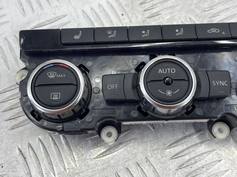 Панель керування клімат-контролем 3AA907044JZJU Volkswagen CC