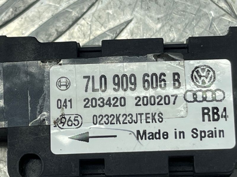 Датчик удару 7L0909606B Volkswagen Touareg