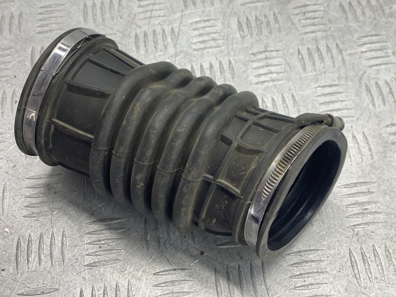 Патрубок воздушного фильтра 31657599 Volvo XC90