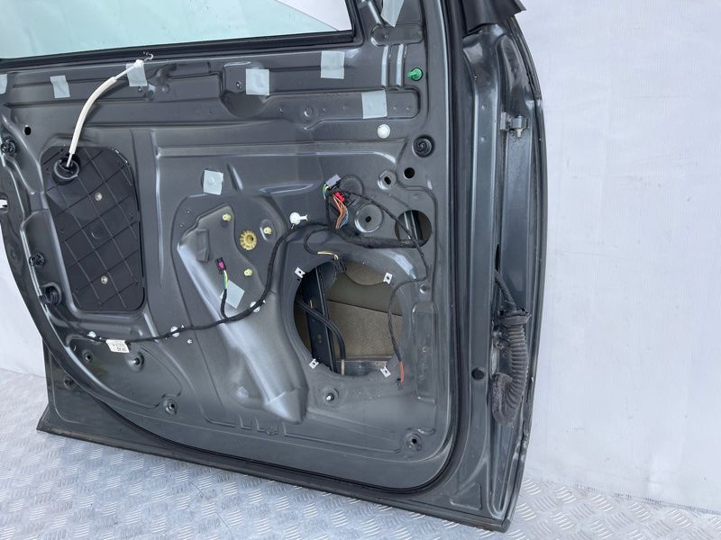 Двері 4L0831051A Audi Q7