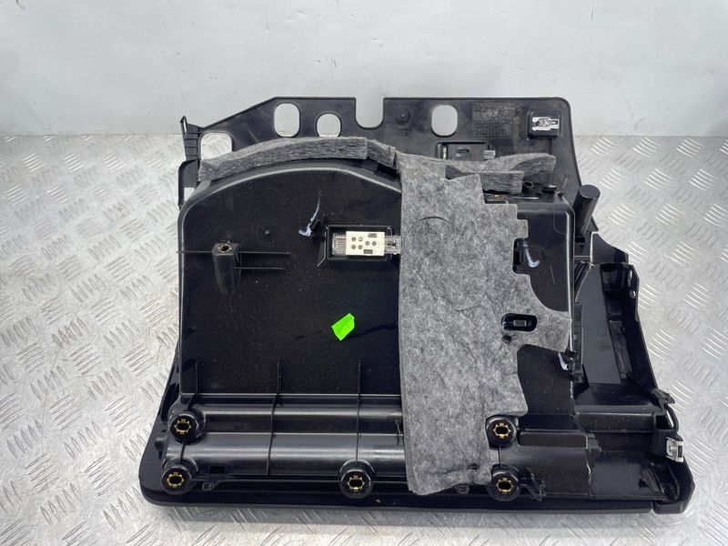 Бардачок / ящик для речей 8R18571046PS Audi Q5