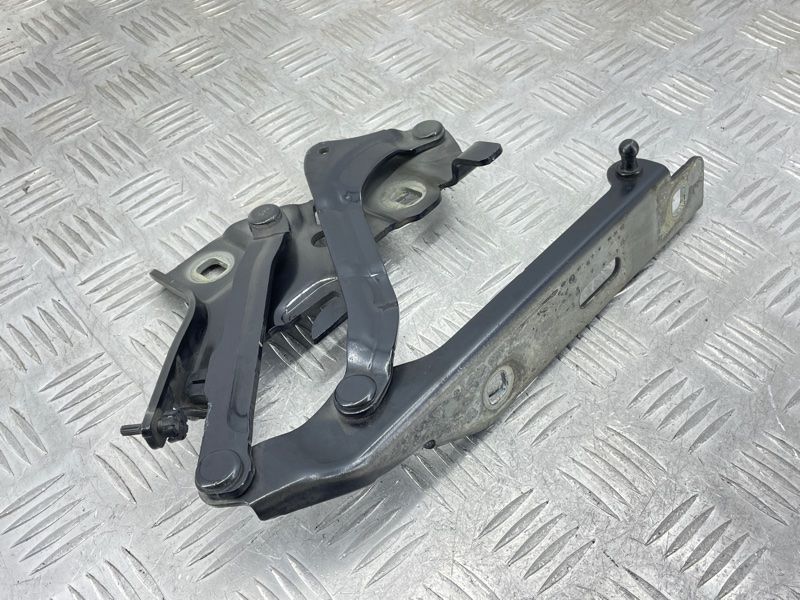 Петля капота 8W0823301D Audi A4