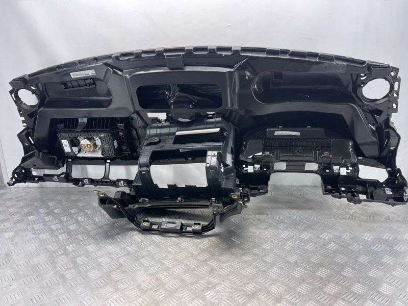 Торпедо з подушкою безпеки Audi Q7