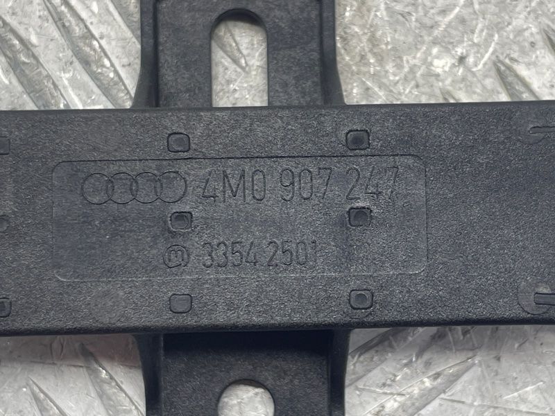 Aнтена системи безключового доступу 4M0907247 Audi A4