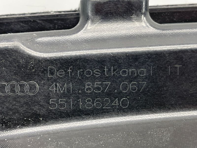 Торпедо з подушкою безпеки Audi Q7