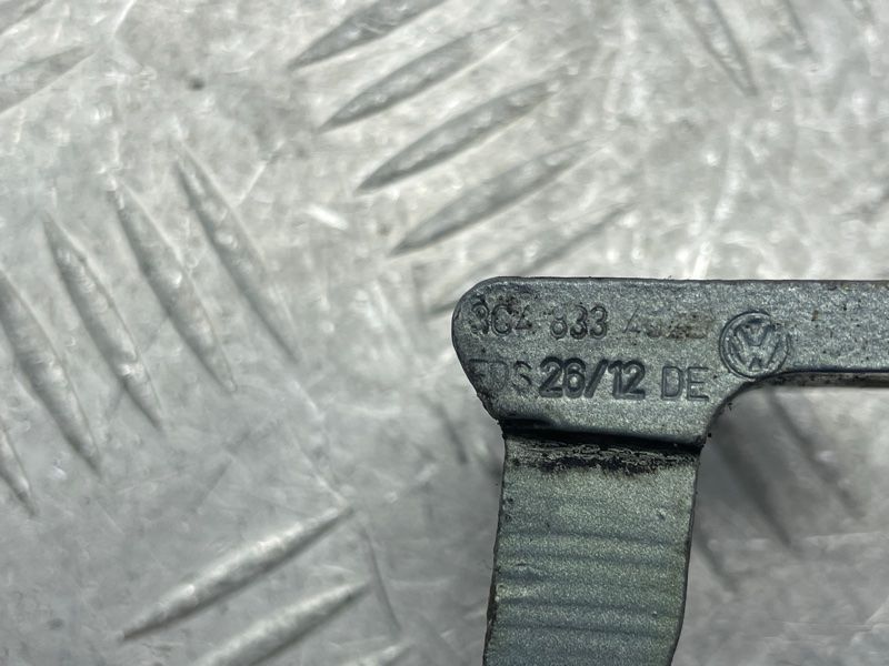 Петля двери верхняя 3C4833402D Volkswagen CC