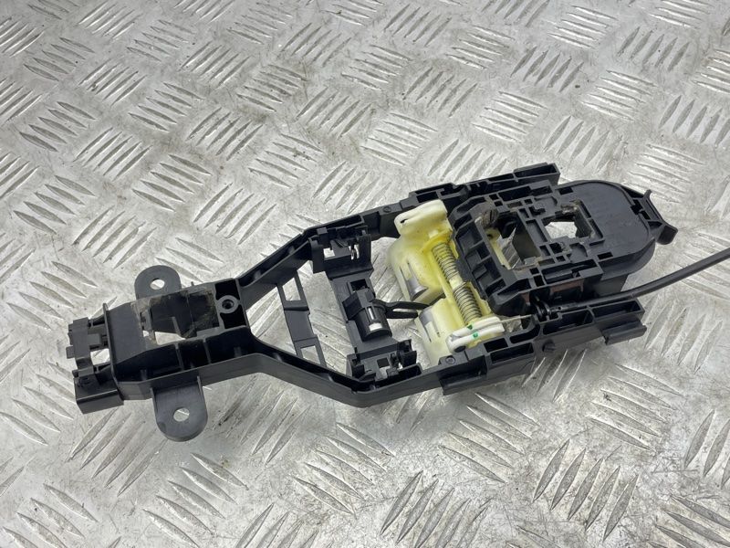 Кронштейн зовнішньої ручки дверей пасажира 31378254 Volvo XC90 Volvo S90, Volvo V90, Volvo V90 Cross Country, Volvo XC60, Volvo XC90