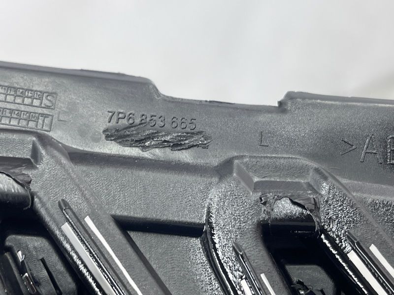 Решетка бампера 7P6854661D041 Volkswagen Touareg