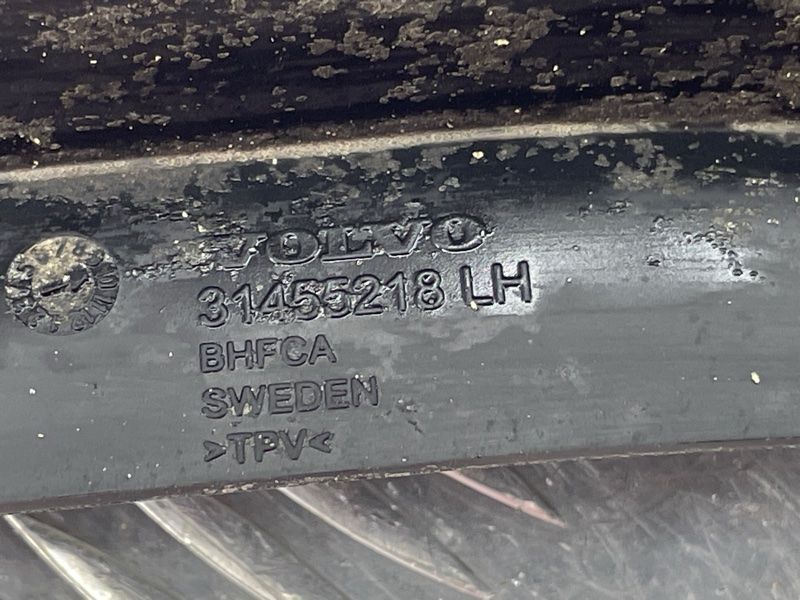 Брызговик Volvo XC60