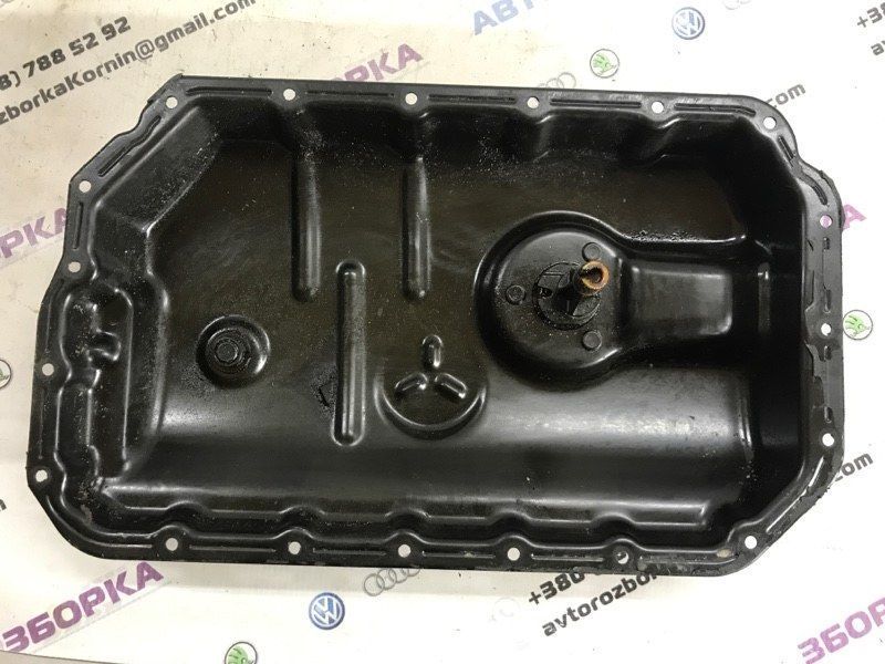 Піддон двигуна масляний 06E103600C Audi Q7