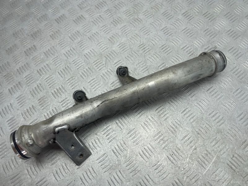 Напірна труба інтеркулера 7P0145762A Volkswagen Touareg