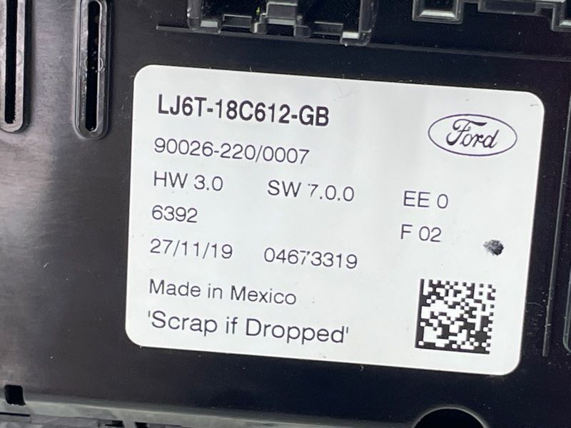 Панель керування клімат-контролем LJ6T18C612GB Ford Escape