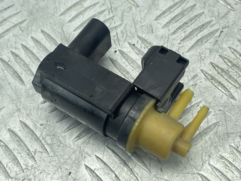 Клапан вакууму 31339808 Volvo XC60