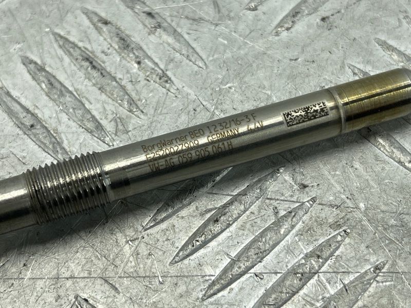 Свічка розжарювання 059905061H Audi Touareg Audi A3, Audi A6, Audi A7, Audi A8, Audi Q5, Volkswagen Beetle, Volkswagen Golf, Volkswagen Jetta, Volkswagen Passat, Volkswagen Touareg